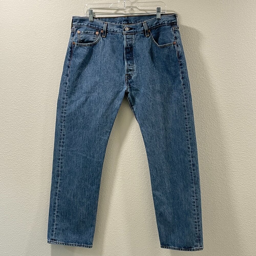 LEVI'S 501 Men's Medium Wash Straight Leg Button Fly Jeans 36/30